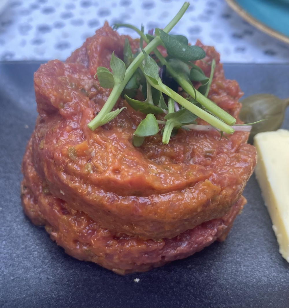 Tartar leider nicht geschnitten und recht Tomaten-lastig - Herbeck - Wien