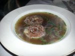 Rindsuppe mit gekochtem Grammelstrudel - Wirtshaus Steirereck - TURNAU