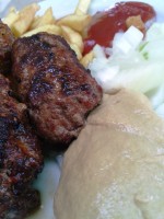 Zu den 3 Linden - Cevapcici mit Pommes Frites (EUR 8,20) - Zu den 3 Linden - Wien