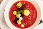 Rote Rüben Crème Brûlée - TIAN Restaurant Wien - Wien