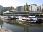 2 schwimmende und 1 fest verankertes "Schiff" - Motto am Fluss - Wien