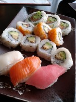 EBI - 1.Gang-Baby Nigiri-Sushi - Mikado Rollen - Sake Bonsai Rollen - Sake ... - Ebi - Wien