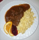 Wildragout mit Spätzle und Preiselbeeren - Gasthof-Pension "Zur Bruthenne" - Furth/Triesting