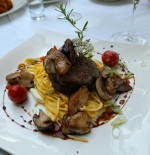 Handgemachte Nudeln mit Rinderfilet und Pilzen - Waldgasthof Schimanszky - BERNDORF