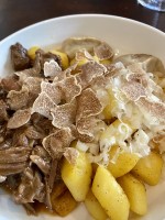 Ochsenschlepp mit Gnocchi und Trüffel "on top" - Duspara - Wien