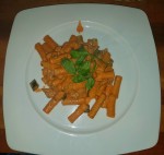 Rigatoni in Tomatensauce mit Zucchini u. Rinderfiletstücken - I RAGAZZI - Wien