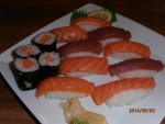 Lachs und Thunfisch Sushis und Makis - Suk-Sushi-Bar - Wien