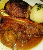 Schwabl Wirt - Viertel Gans'l mit Rotkraut, Erdäpfelknödel und Bratapfel (€ ... - Schwabl Wirt - Wien