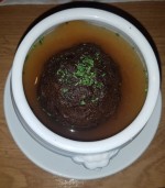 Rindsuppe mit Gebackenem Leberknödel - Gasthaus-Restaurant Ölgraben - Mondsee