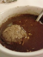 Wildentenkraftsuppe mit Wildentenfleischknödel (EUR 3,50) - Wald/4ler Stub'n - Wien