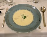 Spargelcremesuppe, eine der Besten, die ich bisher genießen durfte. - Zur Goldenen Kugel - Wien