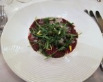 Rindscarpaccio, also 50% von der Vorspeise, wurde unaufgefordert auf 2 ... - Berghotel Tulbingerkogel - Mauerbach bei Wien