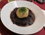 Ganslknödl, sowohl Fülle, Erdäpfelknödel als auch Rotkraut sehr gelungen - Gasthaus Stotzek - Wien