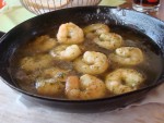 Gambas (scharf) in heißem Olivenöl mit Baguette (12,40 Euro). - Wirtshaus am See - Bregenz