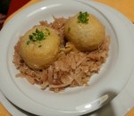 Wildererknödel mit Wildfleichfüllung auf Kraut - Gasthof-Pension "Zur Bruthenne" - Furth/Triesting