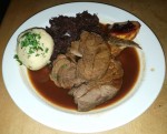 Geschmorter Wildschweinbraten auf süßem Maronirotkraut, ... - Otto - Biergasthof - Wien