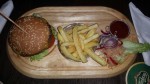 Cheeseburger + Pommes - The Golden Harp Meidling - Wien