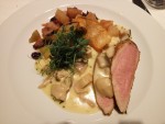 Schweinefilet mit cremigen Kräutersaitlingen und Cranberry-Kohlrabi - Hotel Restaurant Adler - Warth am Arlberg