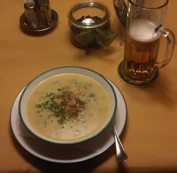 Kartoffelcremesuppe mit Speck und Schwammerln - Wolfsjägerhof - St. Florian