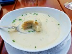 Gebundene Hühnersuppe mit Bröselknöderl