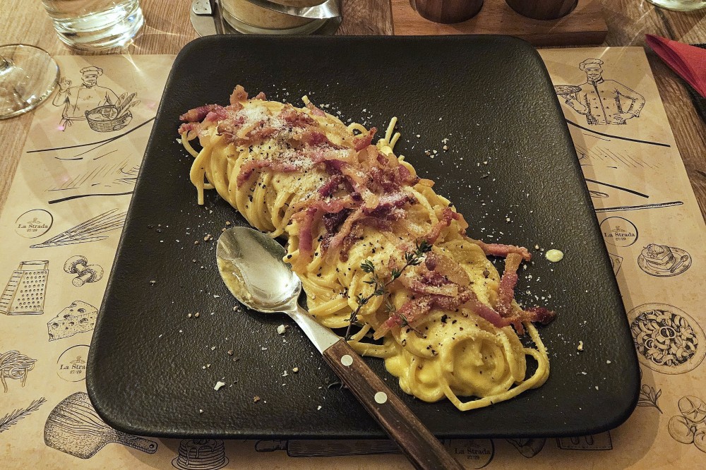 La Strada 27/29 - Spaghetti Carbonara - 14,90€ - original und intensive Note ... - La Strada 27/29 - Wien