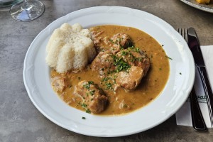 Restaurant Schwabl - Kalbsragout - recht nostalgisch angerichtet, aber sehr gut - Restaurant Schwabl - Wien