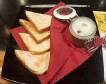 Hühnerleberpastete mit Preiselbeeren und Toastbrot - Otto - Biergasthof - Wien