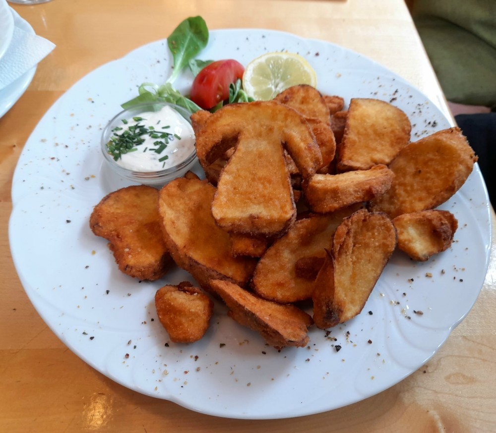 Gebackene Steinpilze 16,90 - Pecherhof - Weissenbach an der Triesting