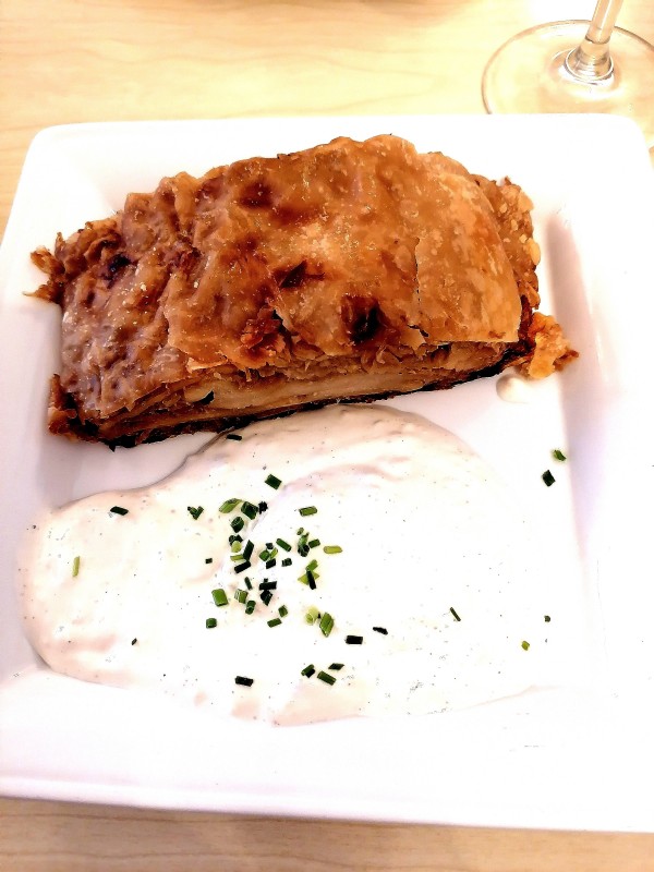 Krautstrudel mit Knoblauchsauce - Heuriger Krapp - Tattendorf