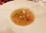 "Heiße Träume - Thai-Consommé, Gemüse und Garnele" - Landhaus Oswald - Groß-St.Florian