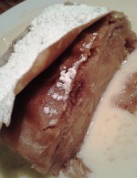 Alter Bach-Hengl - Apfelstrudel mit Vanillesauce (€ 4,80) - ALTER BACH-HENGL - Wien