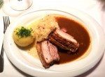 Heute wieder Kümmelbraten mit Sauerkraut und Kartoffelknödel im Stadtwirt ... - Stadtwirt - Wien