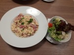 Schinkenfleckerl mit Salat 11,50 - Wirtshaus im Batzenhäusl - Baden