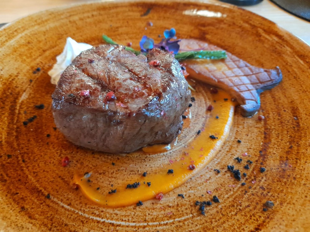 Filetsteak vom Wasserbüffel 200g - gegen Vorbestellung 31,90 - Weingut Hotel Restaurant Mahorko - Glanz an der Weinstraße