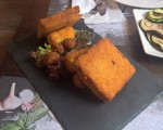 O'Sifizio - Fleischkugerln, Erdäpfelkroketten, Mozzarella zwischen zwei ... - Via Toledo - Wien