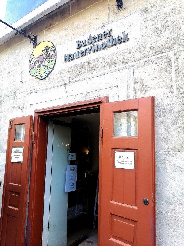 Der Eingang "zum Badener Wein"...... - Hauervinothek - Baden