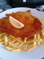 Simmeringer Landbier - Schweinsschnitzel mit Pommes Frites (Menü EUR 7,20) - Simmeringer Landbier - Wien