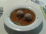 Leberknödelsuppe - Restaurant Schütz - Weiden am See