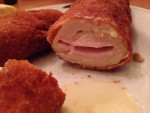 Cordon Bleu vom Huhn von innen - Figlmüller - Bäckerstraße - Wien