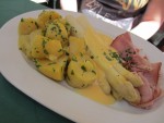 Spargel mit Beinschinken und Hollandaise sowie Petersilerdäpfeln - Der Bettelstudent - Wien