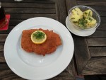 Bauerncordon mit gschmackiger Fülle, weichem Schweinderl und knuspriger Panier. - Zattl - Wien