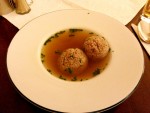 Hausgemache Rindsuppe mit Leberknödel - Glöckl Bräu - Graz